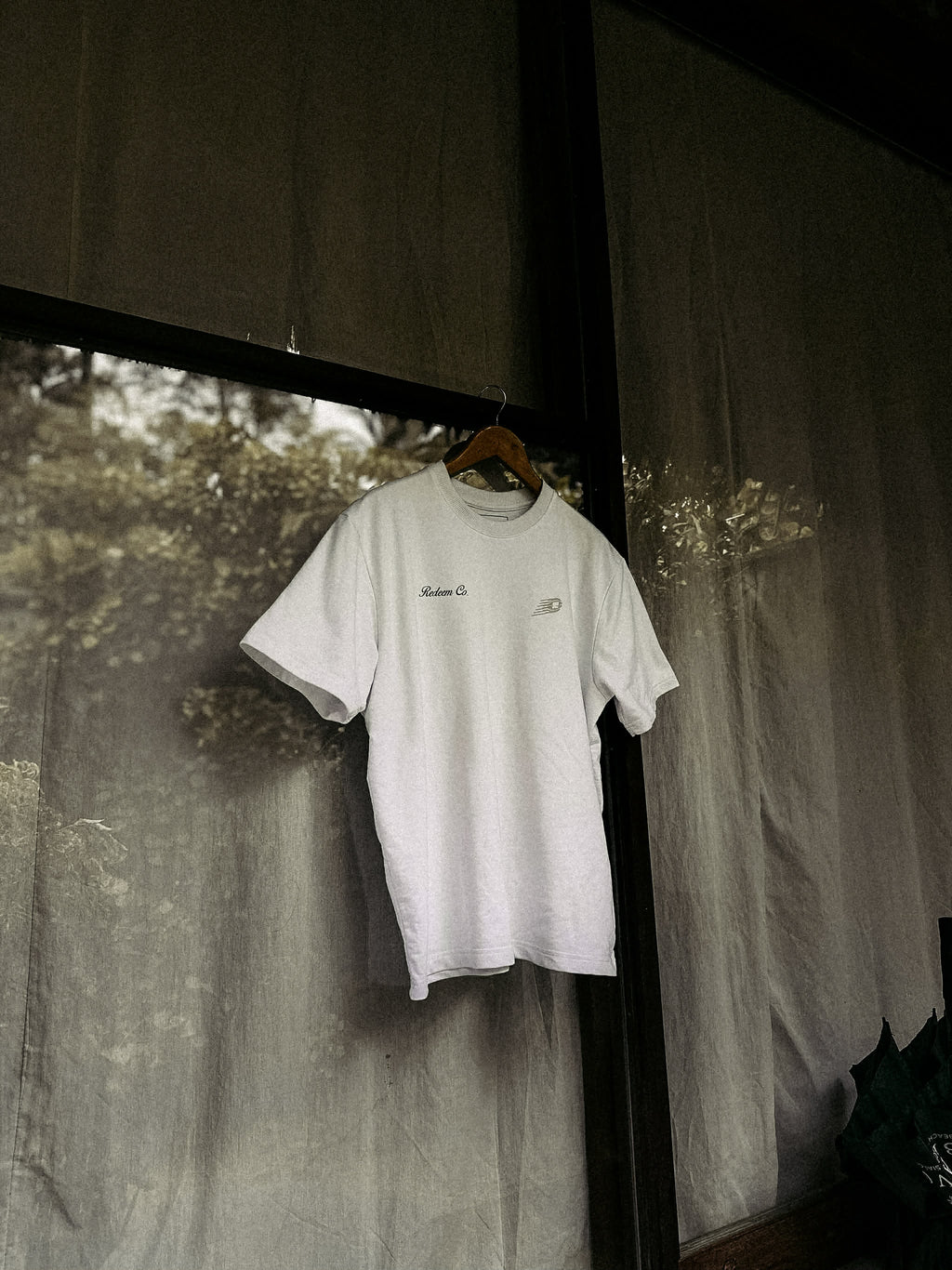 REDEEM - LOGO TEE [WHITE]