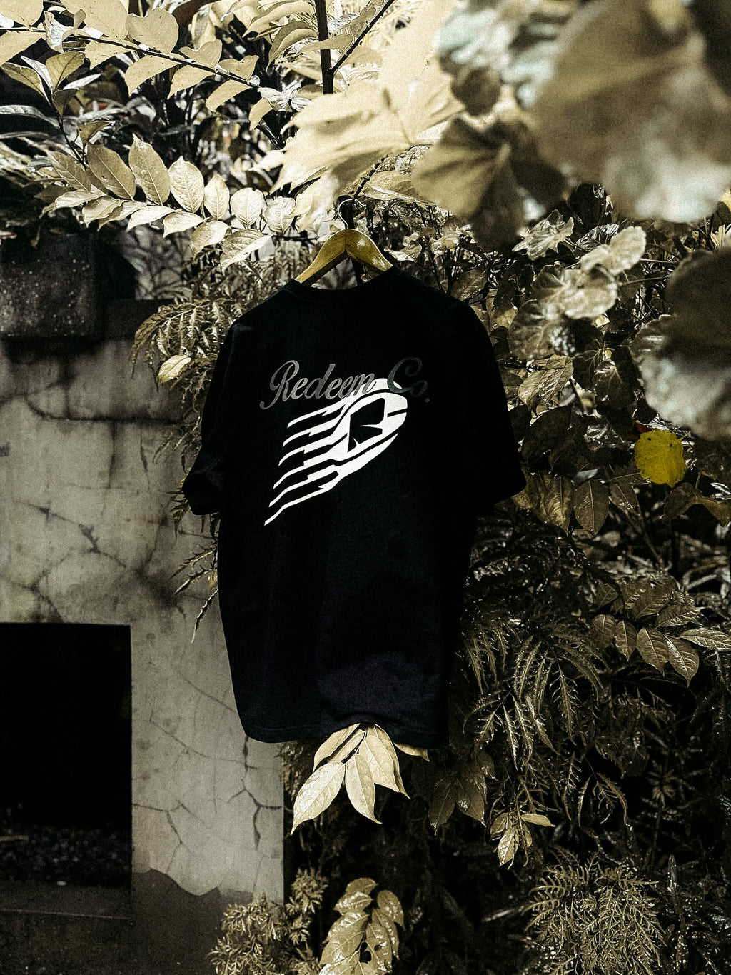 REDEEM - LOGO TEE [BLACK]